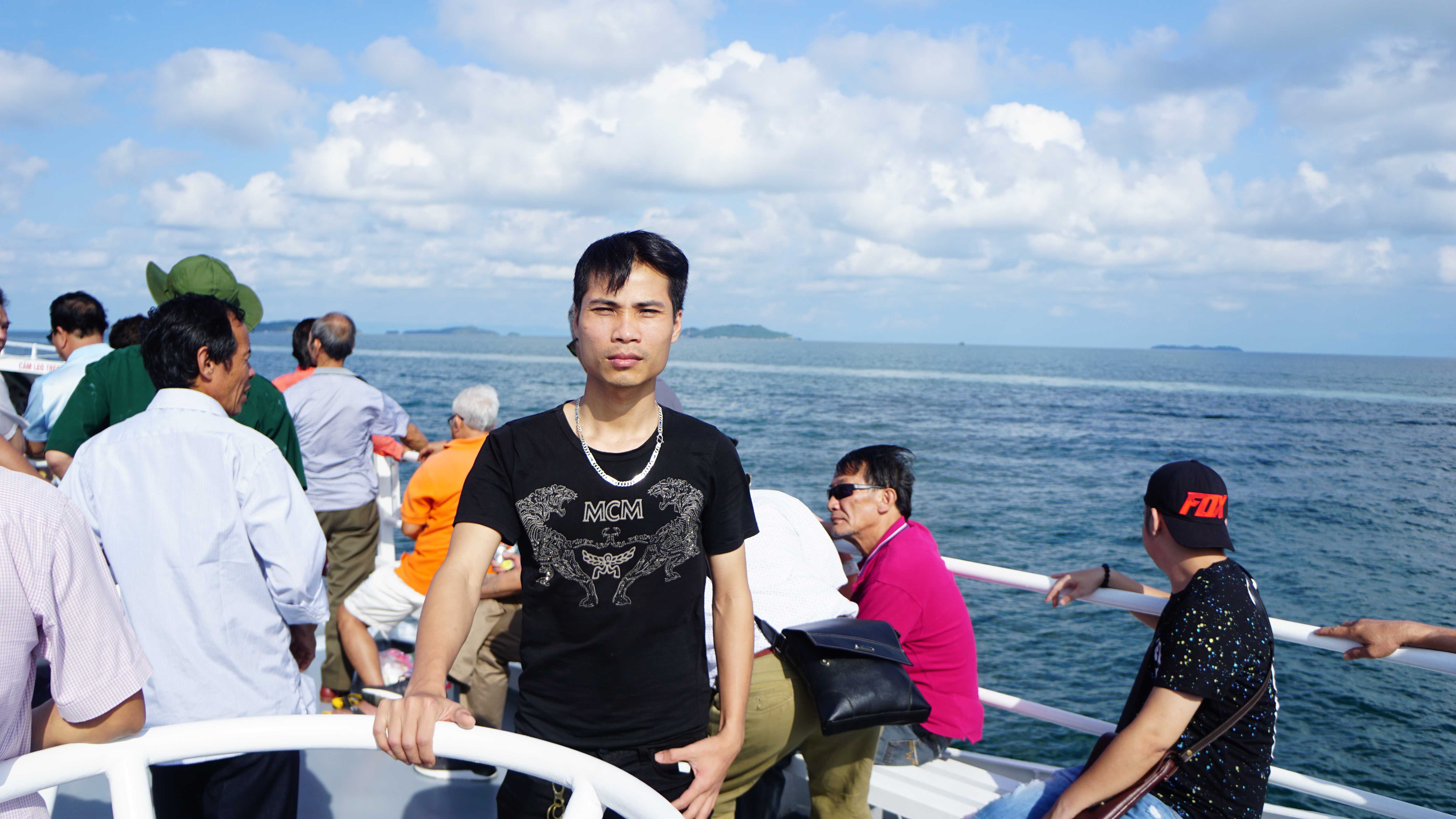 TU HOANG