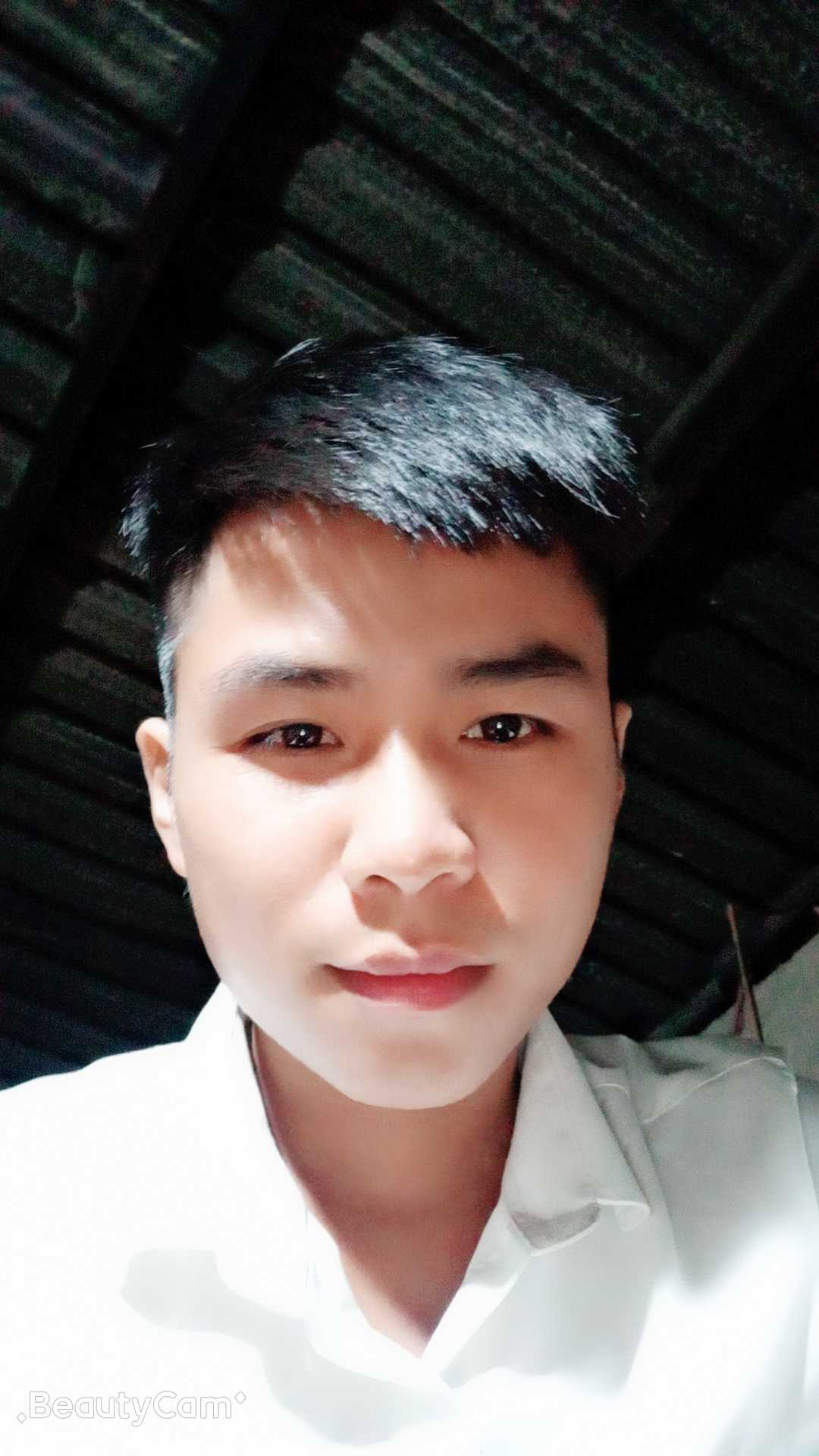 Mĩ Trần Hoàng
