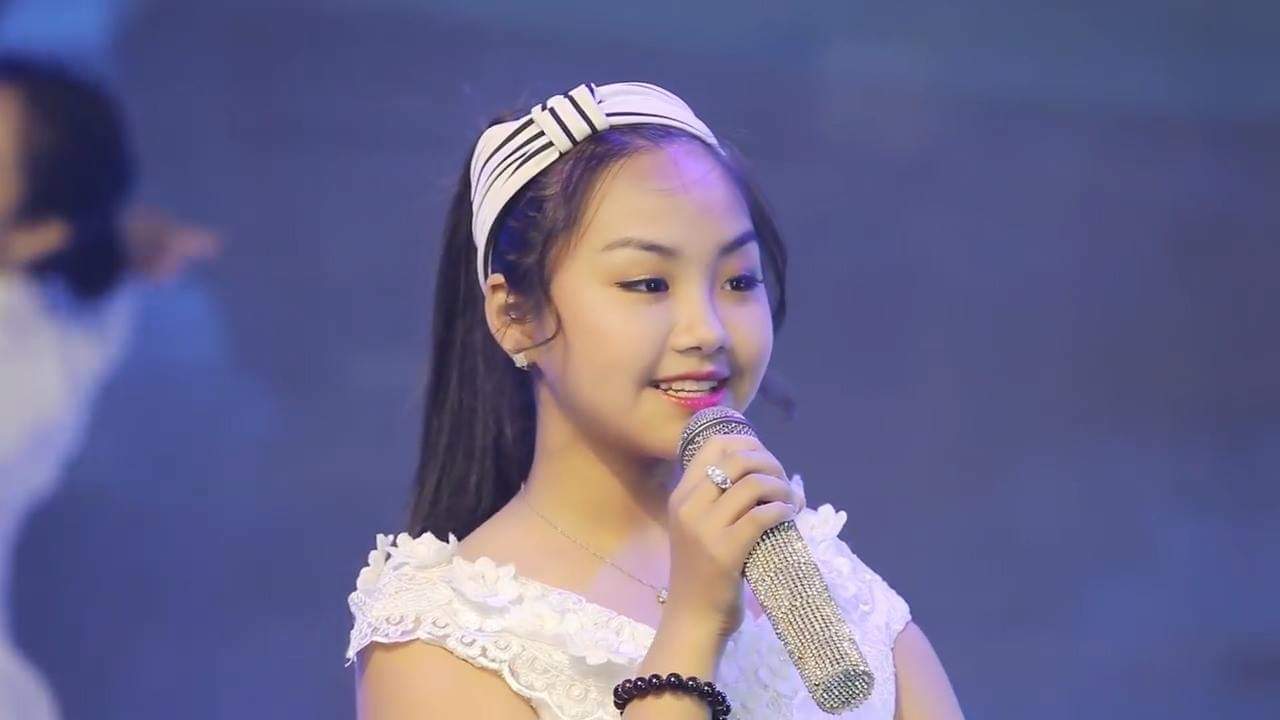 Khi thần đống tí hon 6 tuổi hát bolero thì cả nhà phải thán phục vì quá hay