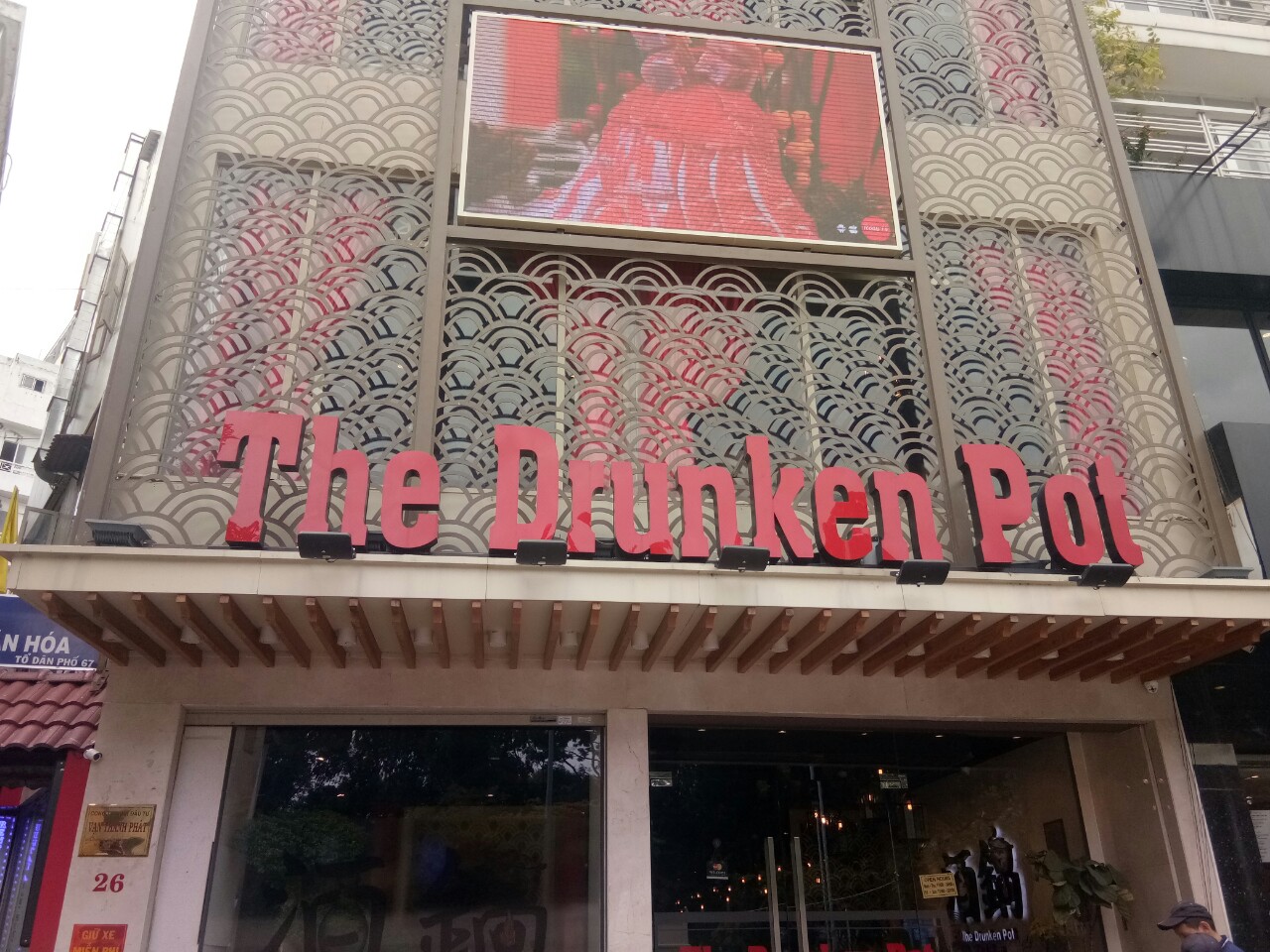 Nhà hàng The Drunken Pot lắp đặt chuông gọi phục vụ không dây