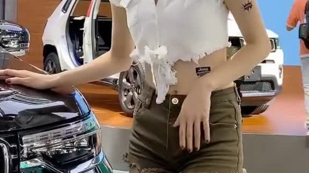 Người Đẹp Và Siêu Xe