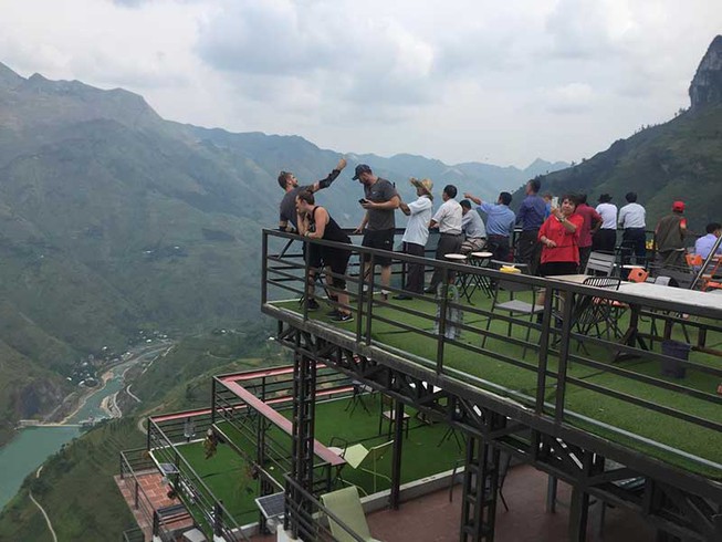 Cải Tạo Nhà hàng Trên Đèo Mã Pì Lèng Tạo Điểm Dừng Chân Cho Khách
