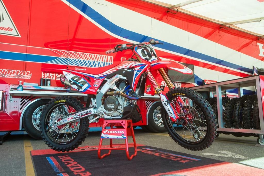 Honda Motocross Graphics Can Help Your Bike Stand Out In The Crowd