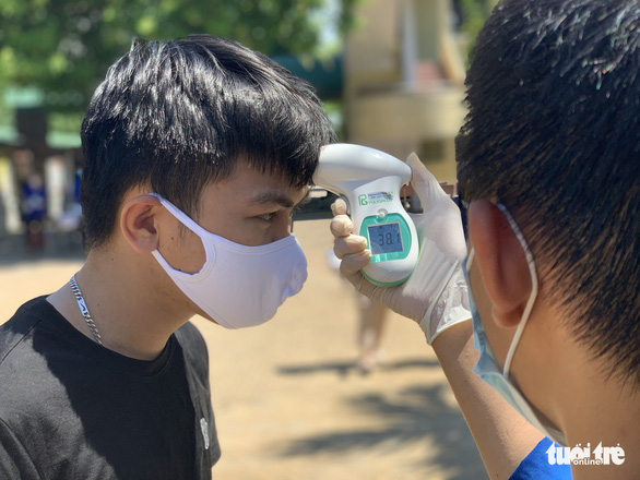 Nhiều Thí Sinh Bất Ngờ Khi Chỉ Số Thân Nhiệt Cơ Thể Lên Đến 40 Độ C