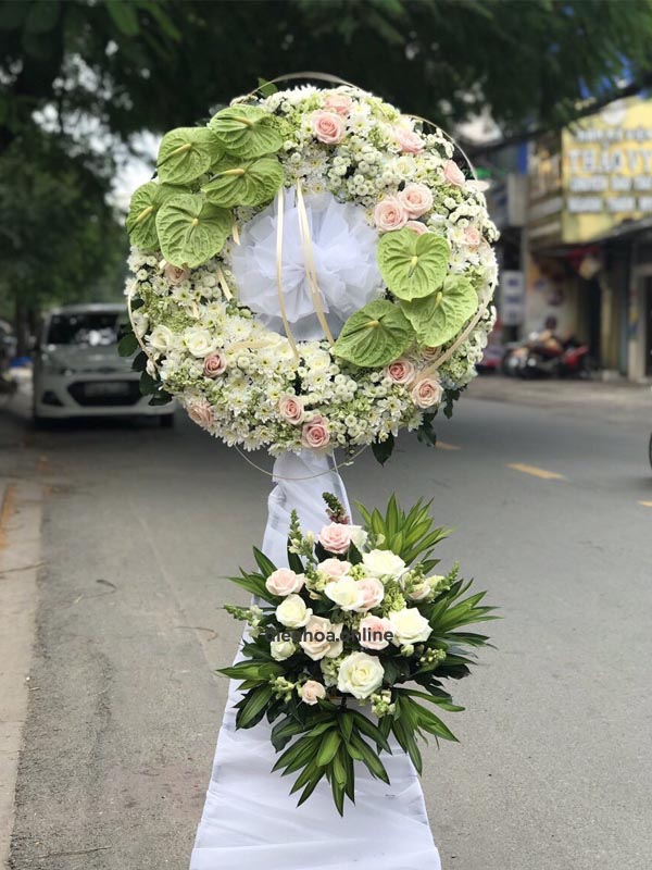 Kệ hoa chia buồn - Sự sống đời đời- Ms:3839 - Dienhoa.Online | Phu Quy Flowers | Dịch vụ điện hoa Online số 1 Việt Namso
