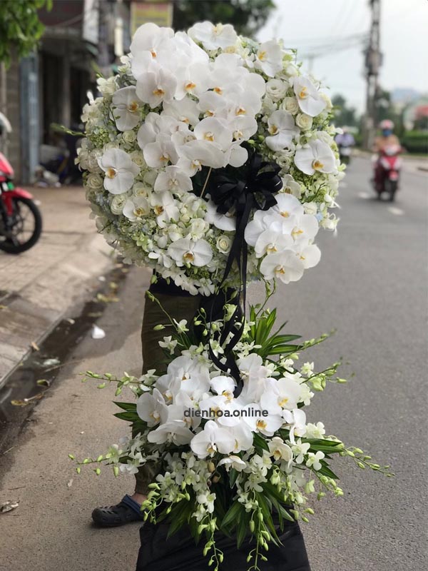 Kệ hoa chia buồn - Ánh Sáng Thiên Đàng - Ms:3841 - Dienhoa.Online | Phu Quy Flowers | Dịch vụ điện hoa Online số 1 Việt Namso