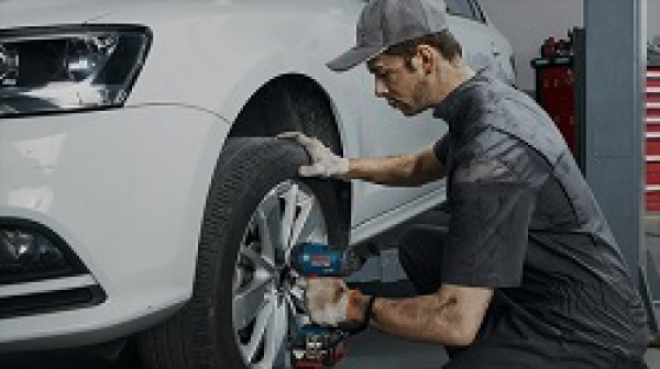 Top 3 máy siết bu lông dùng pin giá rẻ dành cho dân chuyên nghiệp