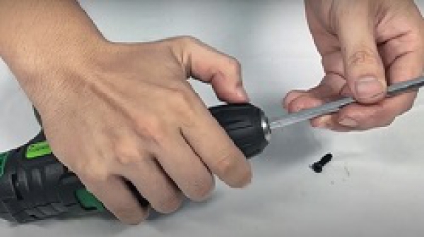 Hướng dẫn cách thay đầu máy khoan nhanh chóng