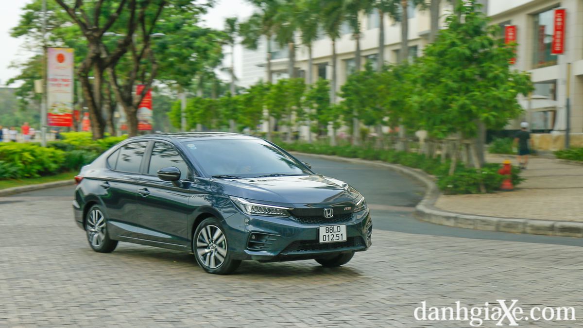 Đánh giá chi tiết xe Honda City 2021: thay đổi thiết kế, nội thất rộng rãi, cảm giác lái ấn tượng