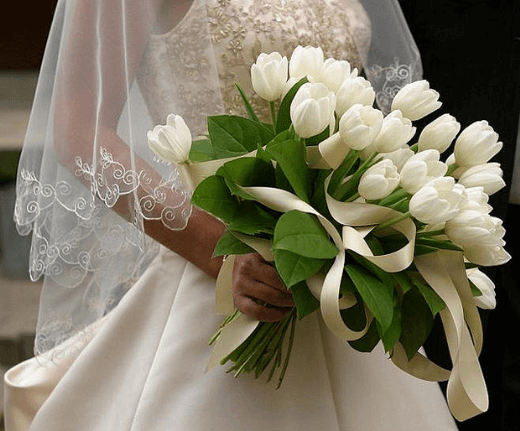Hoa cưới nên sử dụng hoa thật hay hoa giả? Cách chọn hoa cưới ý nghĩa