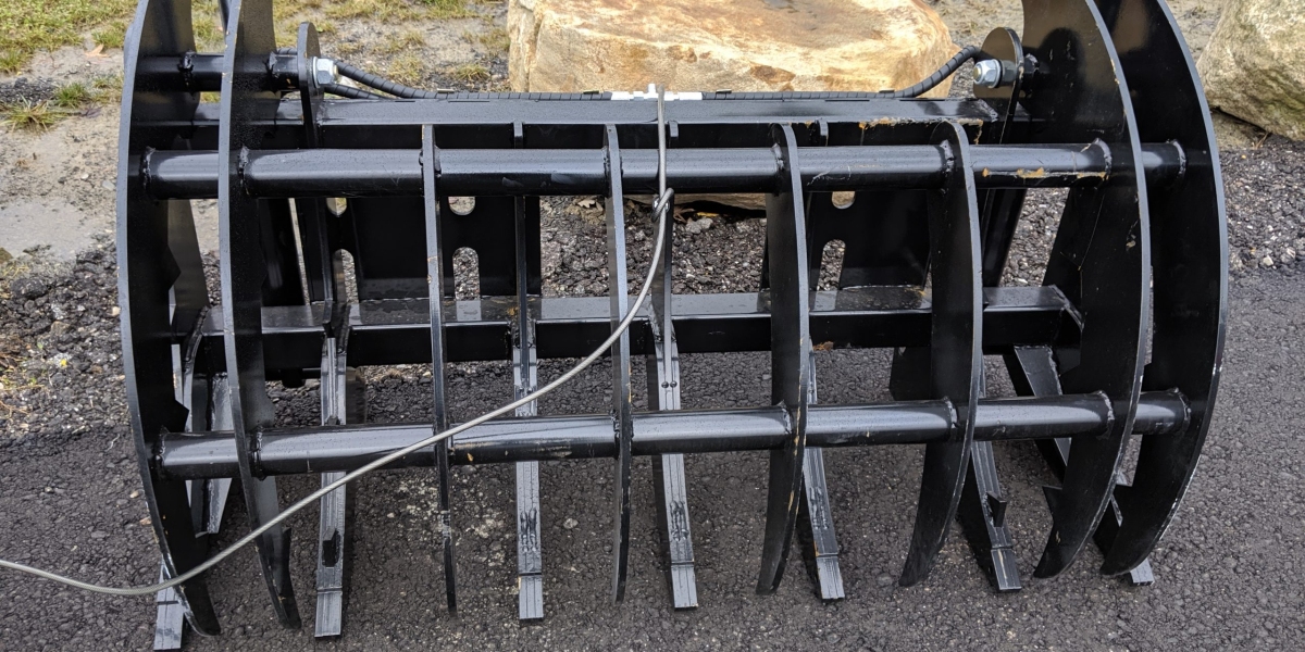 Maximizing Efficiency: Unleashing the Power of the Skid Steer Bucket Grapple!