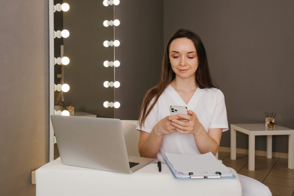 Book Salon Appointment: Unleash Your Inner Beauty in Our Luxurious Retreat