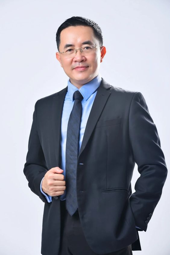 LÊ HOÀNG