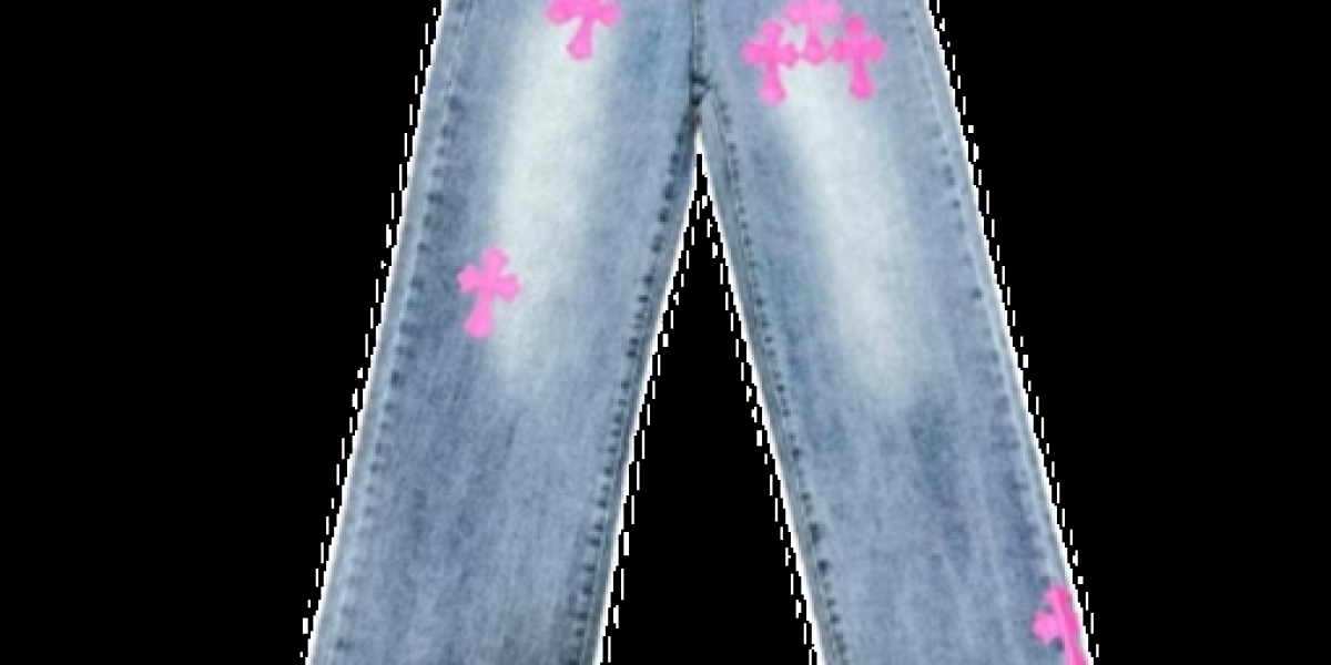 Bright and Bold: A Guide to Wearing Colored Jeans This Season