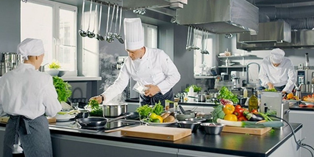 "Street Food Goes Gourmet: The Rise of Food Truck Restaurants"