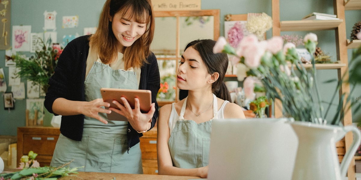 Online Flower Bouquets Delivery: The Convenient Way to Send Love and Joy