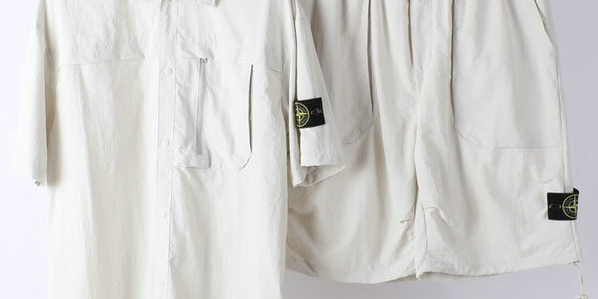 雨天也能帥！Stone Island機能外套實測：防水透氣真的不是噱頭？