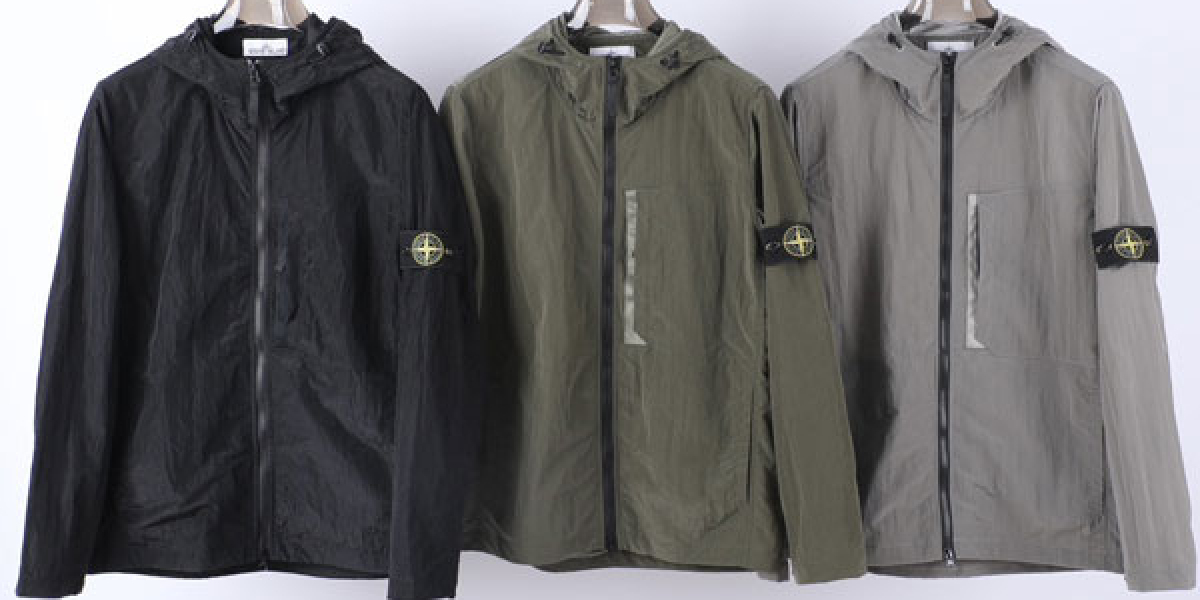 Stone Island外套：解密“热反应材质”与Color Prism™反光黑科技