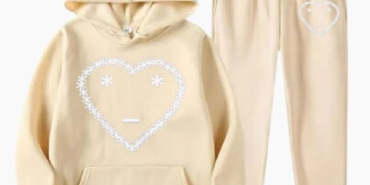 Street-Ready Carsicko Sweater Looks