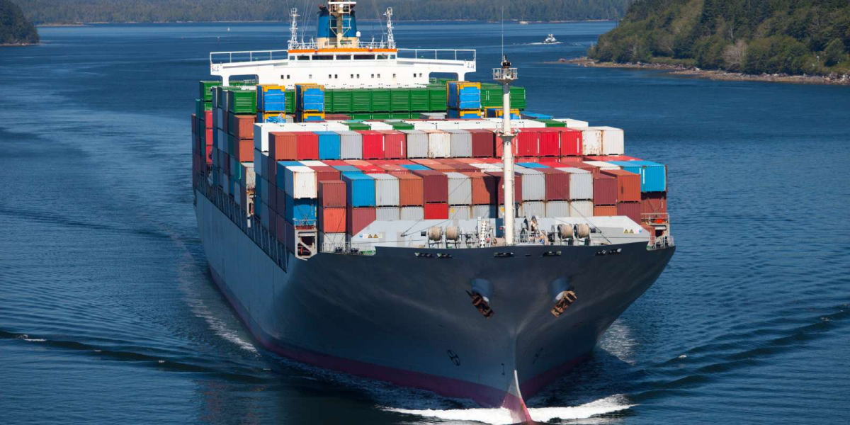 Air Freight vs. Sea Freight from Dubai — Which Is Right for You?