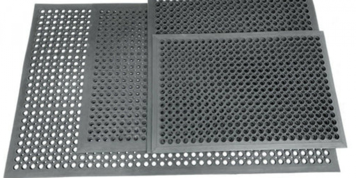Best Artificial Grass Mats for Playground Safety: