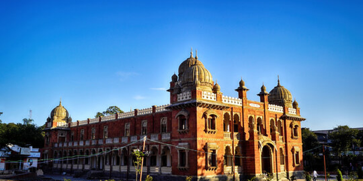 Ratlam to Indore Cab