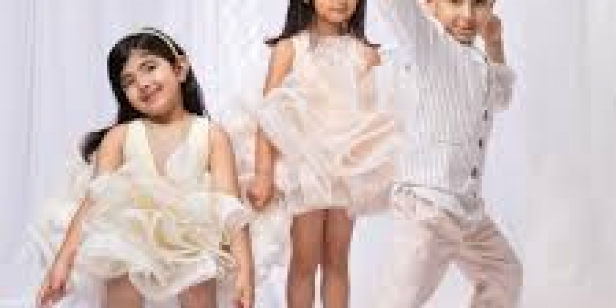 Stylish Sun Protection for Kids: Sunglasses & More