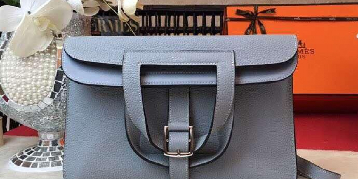 Copy Bags: A Deep Dive into the Allure, Industry, and Ethics