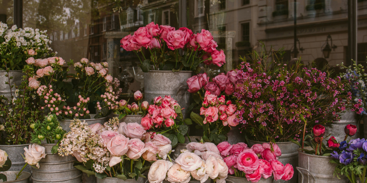 Why You Should Buy Flowers Online Instead of Local Shops