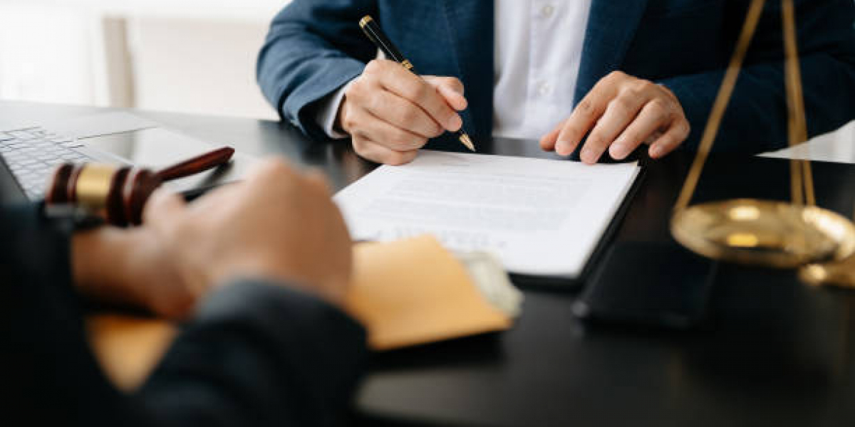 How Litigation Lawyers in Melbourne Protect Your Rights Effectively