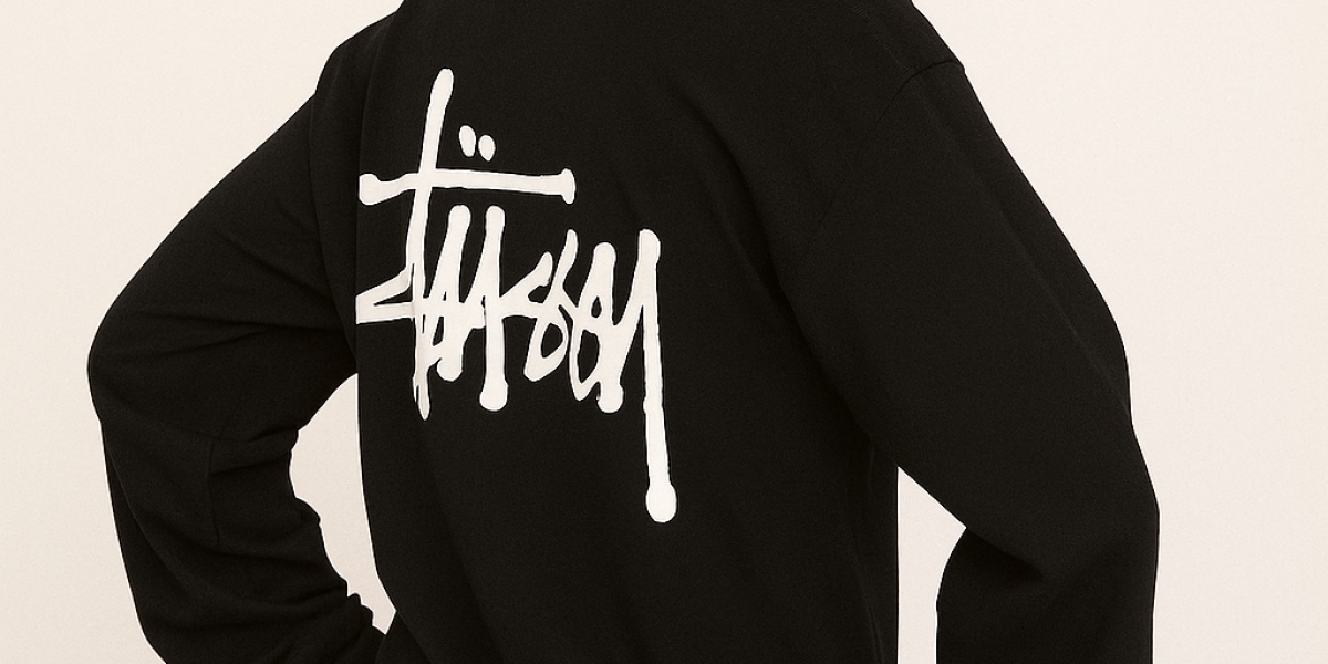 Trending Stussy Hoodie with Matching T Shirt 2025