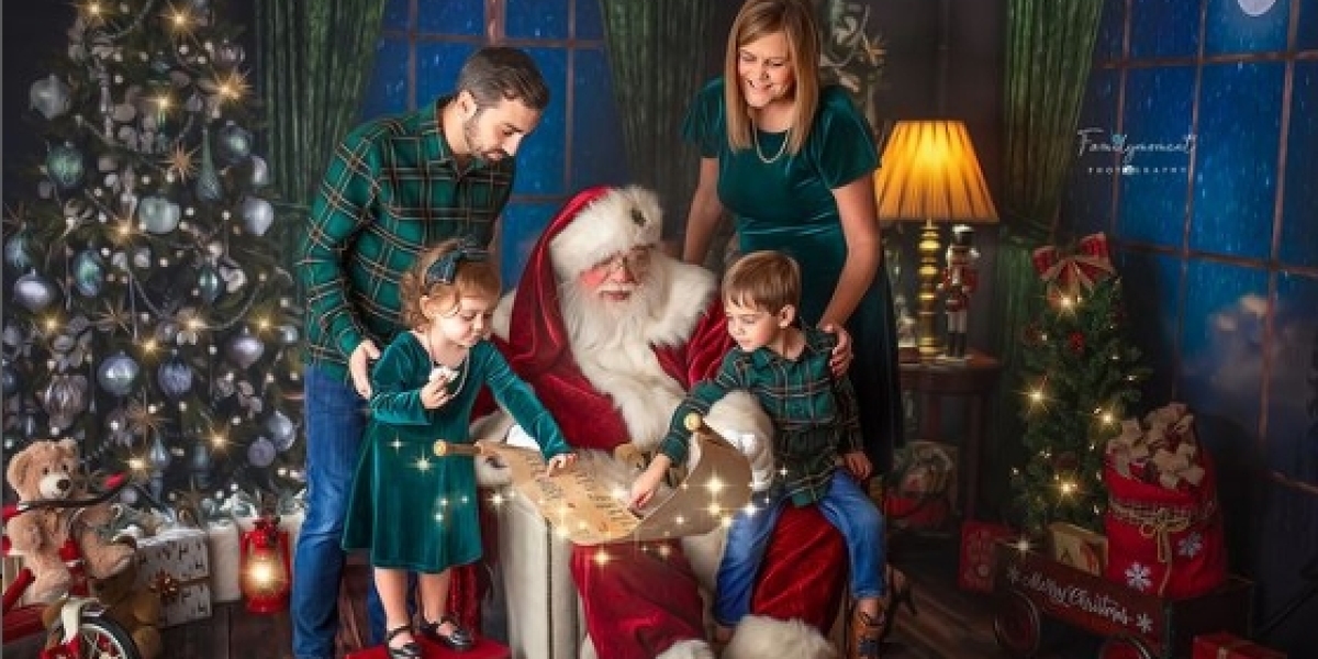 Cozy Outfit Inspiration for Your Christmas Photoshoot