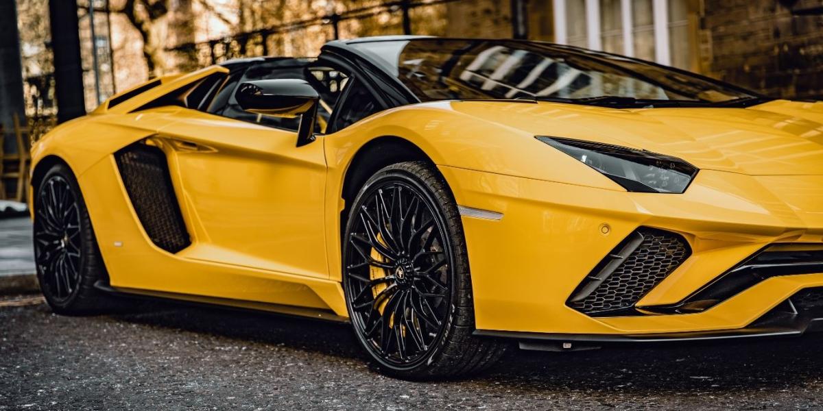 Why Speed and Luxury Go Hand in Hand in Dubai