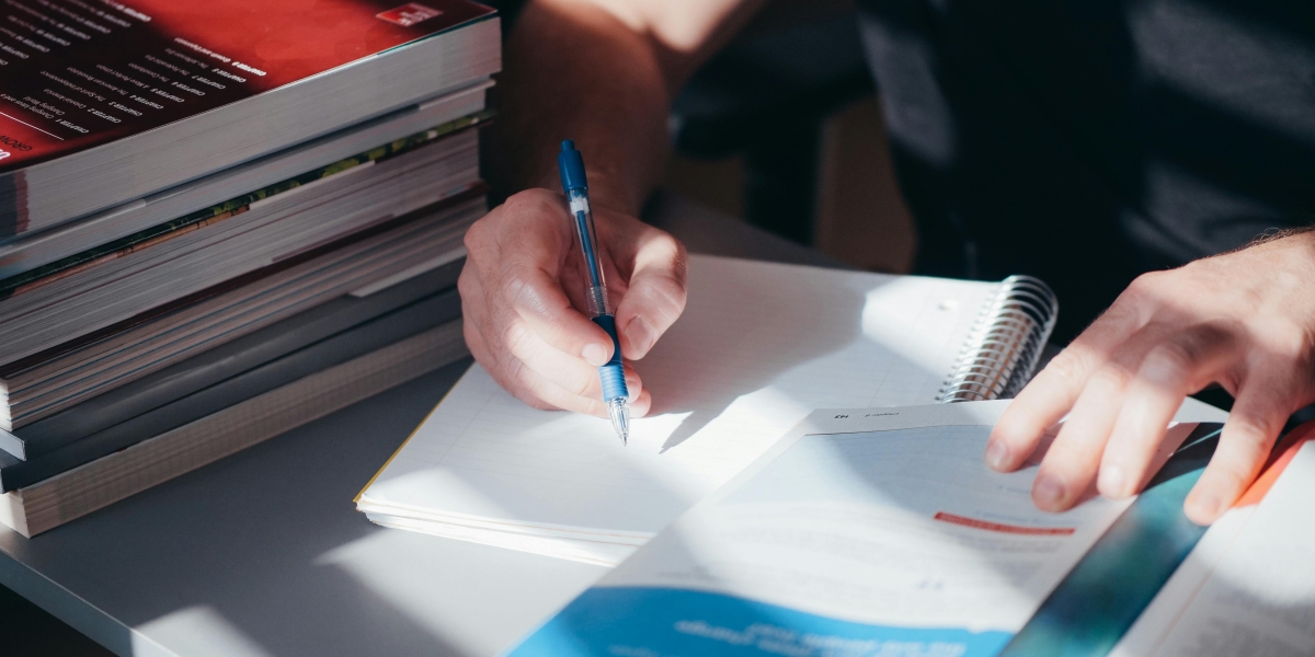 How Do LNAT Classes Dubai Help Students Get Ahead?
