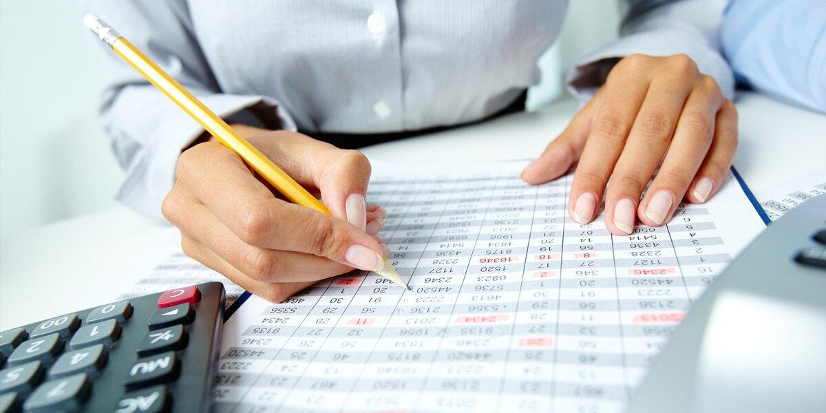 Streamline Business Finances with Smart Tracking Tools
