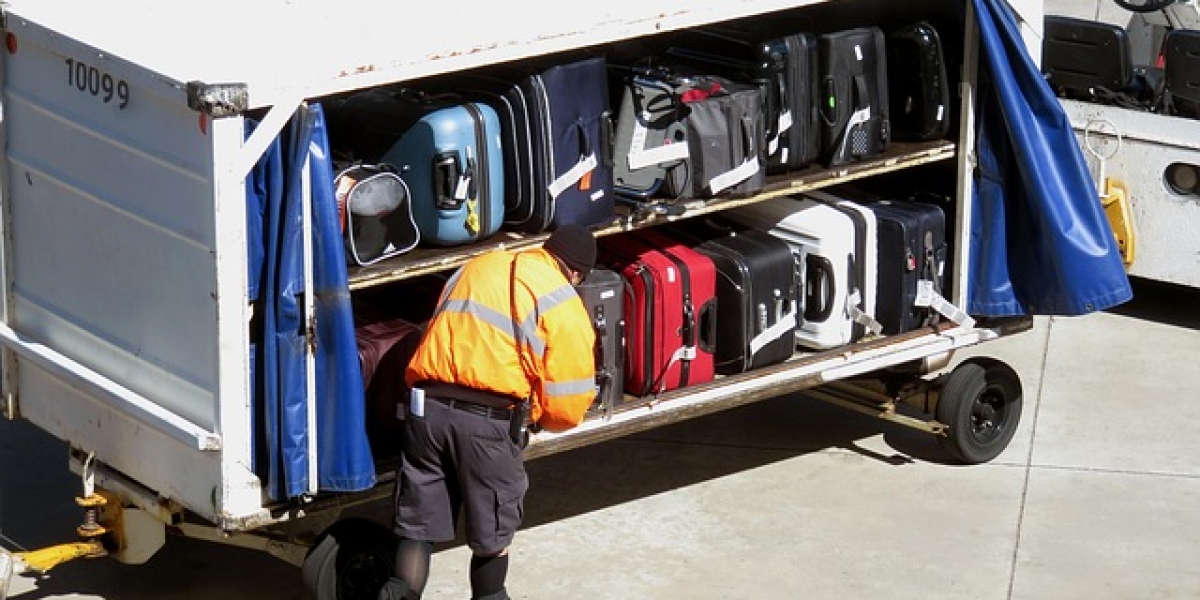 Emirates Baggage Policy 2025: Complete Guide on Allowance, Fees & Cabin Limits