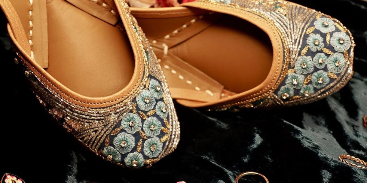 Bridal Juttis: Traditional, Comfort, and Glam for All Brides