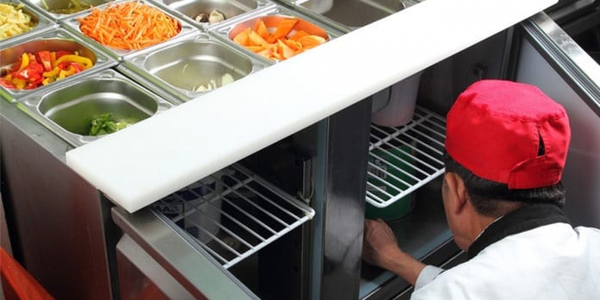 Saladette 2 Porte: Den Perfekte Løsningen for Effektiv Matoppbevaring | Gastro Line