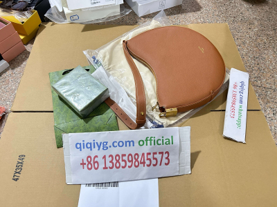 qiqiyg  whatsapp: +8613859845573 – Best Wholesale Supplier for Shoes, Belts & Watches Profile Picture