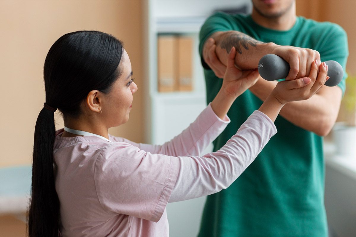 Orthopedic Physiotherapy in Ahmedabad | Dr. Heena Tejwani